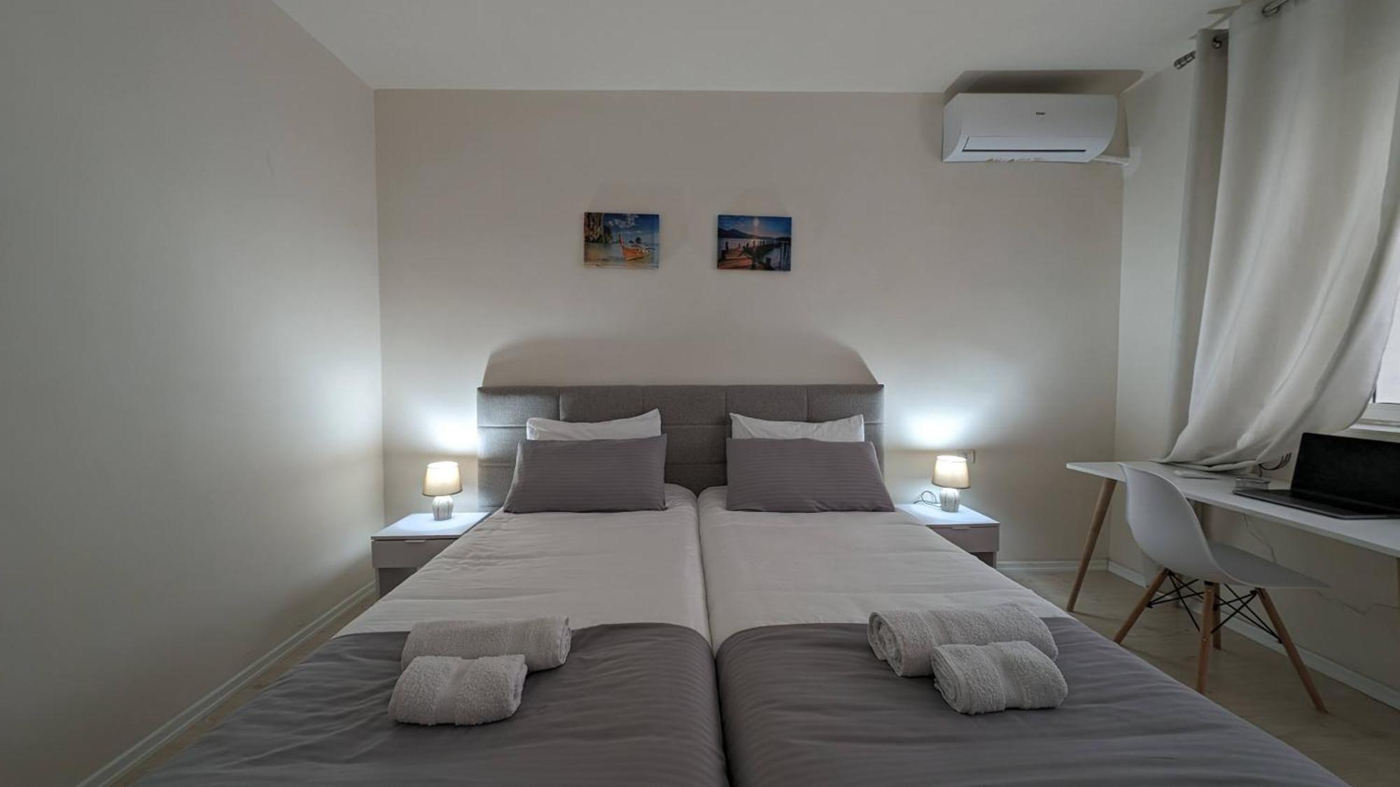 Modern Cozy Apartment 10 Min Walk To Skanderbeg Square Tirana Buitenkant foto