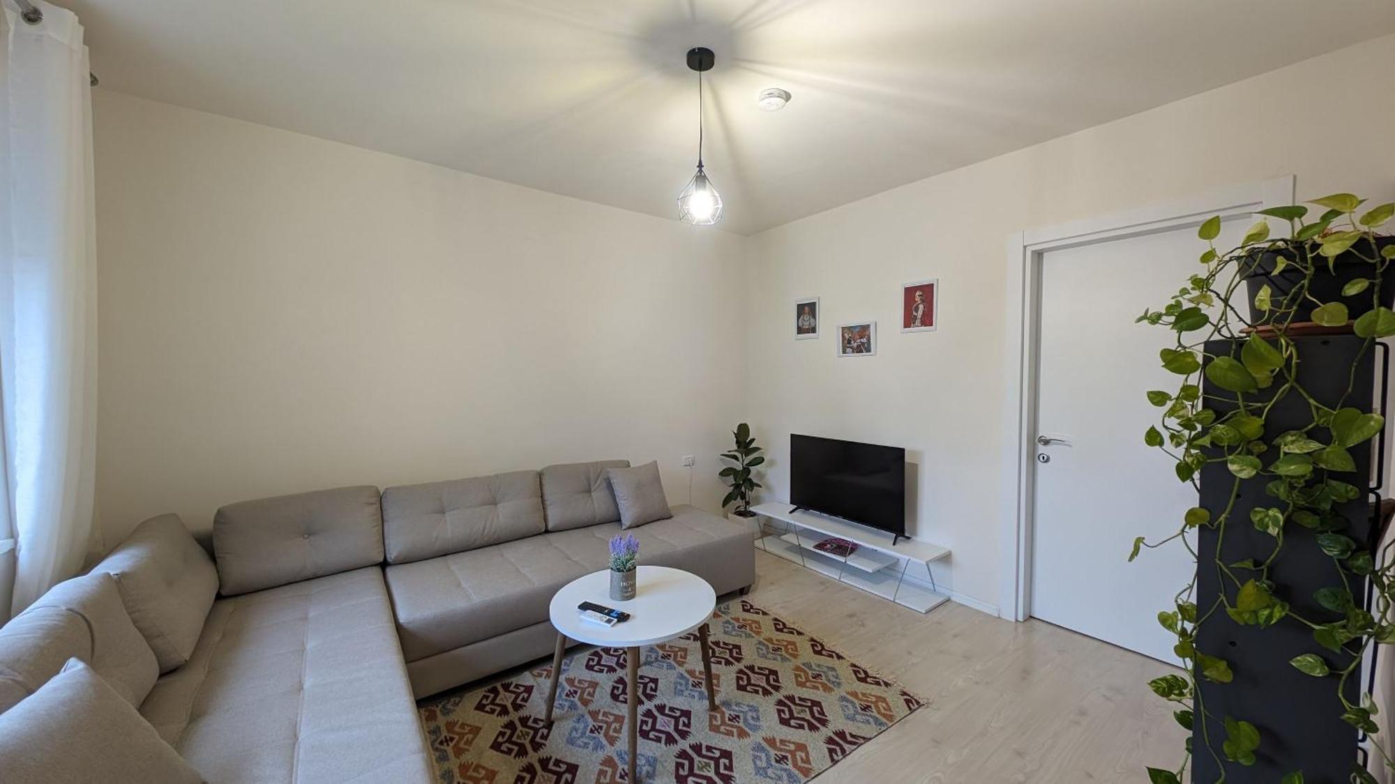 Modern Cozy Apartment 10 Min Walk To Skanderbeg Square Tirana Buitenkant foto